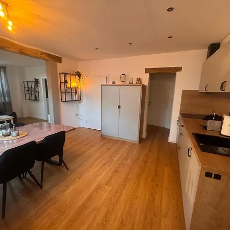 Holl Apartment *